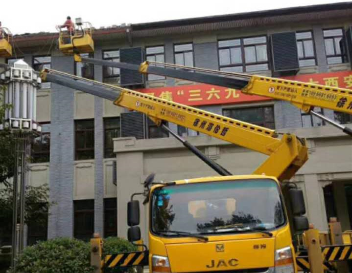 吊车清洗